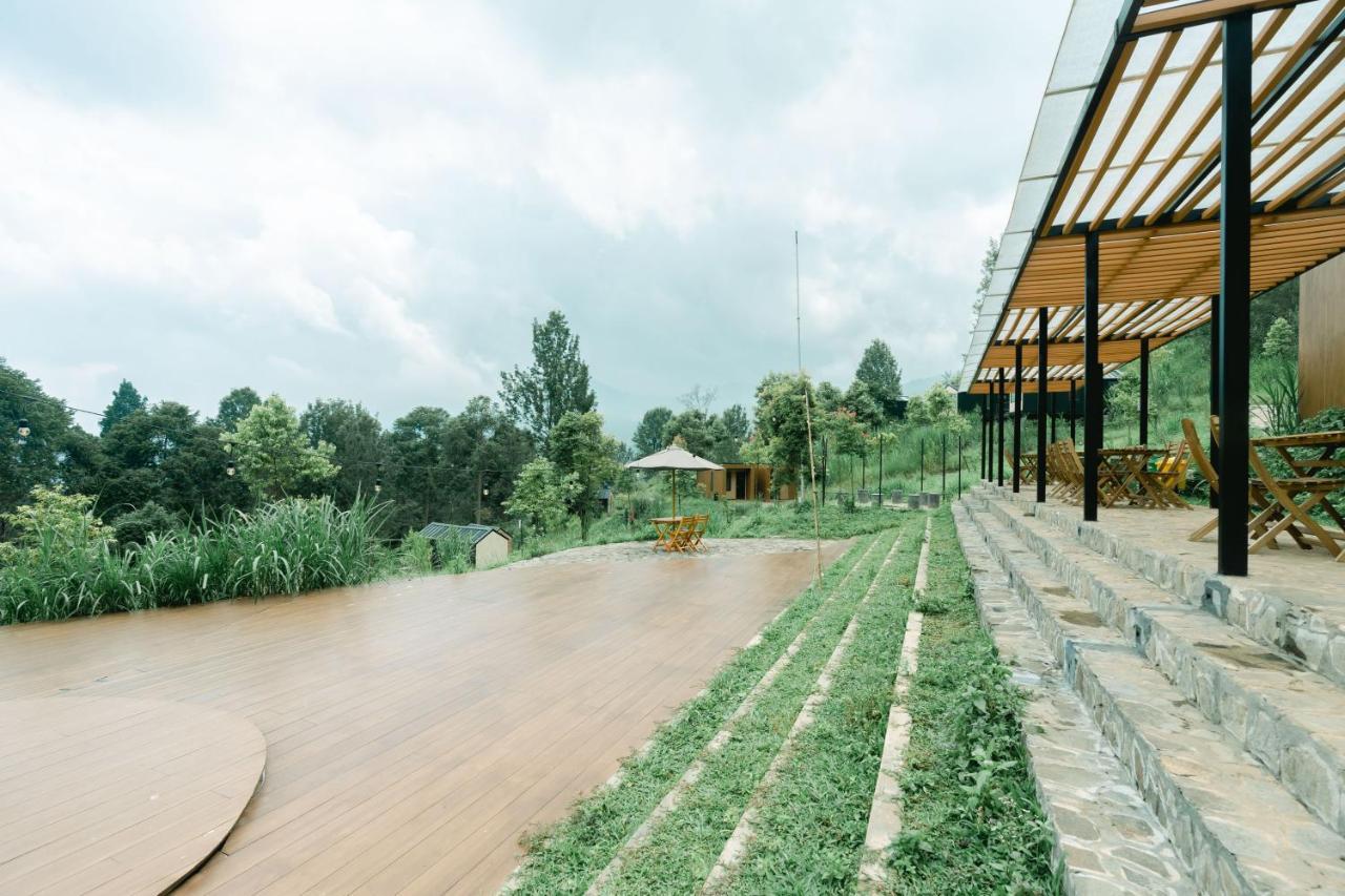 Bobocabin Puncak Gunung Mas Tagalbato Exterior foto
