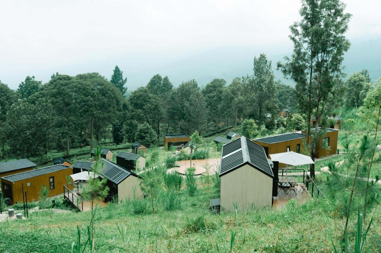 Bobocabin Puncak Gunung Mas Tagalbato Exterior foto